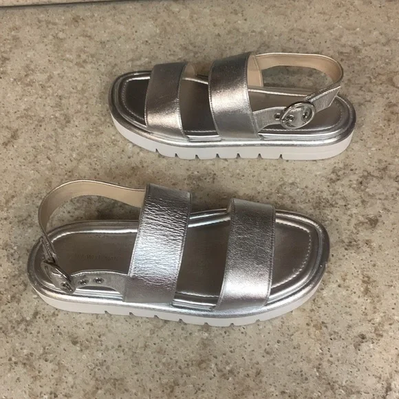 NWOT Stuart Weitzman Elodie Silver Leather Sandals Size 37 (6.5) - Picture 3 of 5